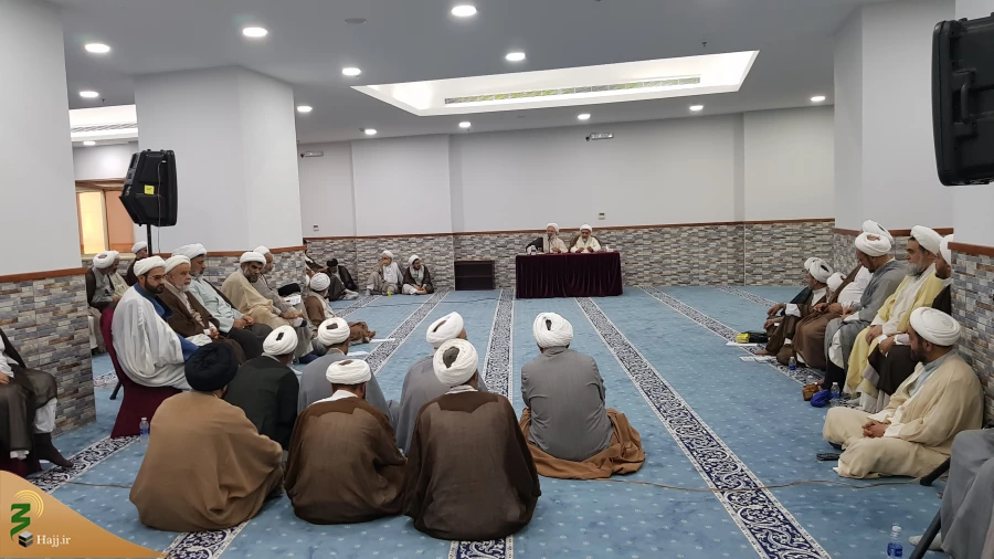 تشریح برنامه‌های فرهنگی بعثه برای روحانیون و معین‌های کاروان‌ها  7
