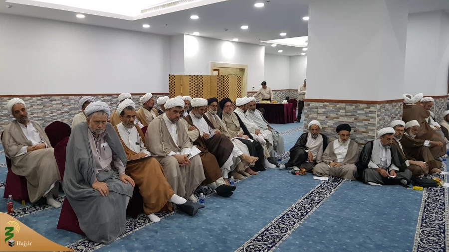تشریح برنامه‌های فرهنگی بعثه برای روحانیون و معین‌های کاروان‌ها  9