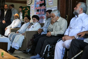 نماینده ولی فقیه و سرپرست حجاج ایرانی درجمع جانبازان:حضور جانبازان در حج فرصت و برکت است، حج عزتمندانه حجاج ایران به برکت جانفشانی شهدا و فداکاری شما جانبازان است.
  2