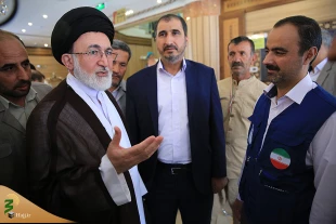 سرپرست حجاج ایرانی درجمع زائران رسول الله (ص):

 مردم ولی نعمت ما هستند، از هر اقدامی برای رفاه و آسایش زوار دریغ نخواهیم کرد     5