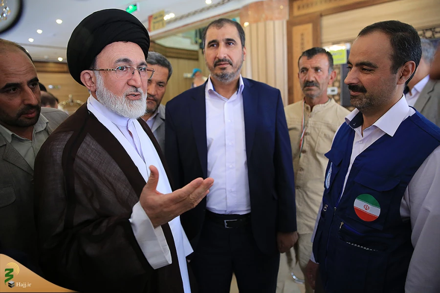 سرپرست حجاج ایرانی درجمع زائران رسول الله (ص):

 مردم ولی نعمت ما هستند، از هر اقدامی برای رفاه و آسایش زوار دریغ نخواهیم کرد     5