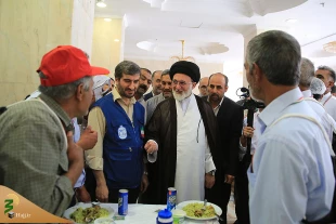 استقبال پرشور زایران کشورمان از سرپرست زایران ایرانی خانه خدا 4