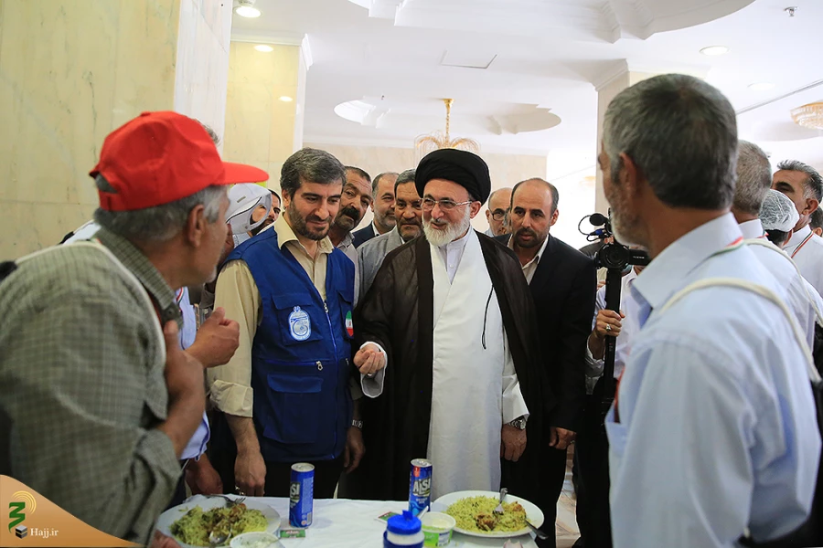 استقبال پرشور زایران کشورمان از سرپرست زایران ایرانی خانه خدا 4