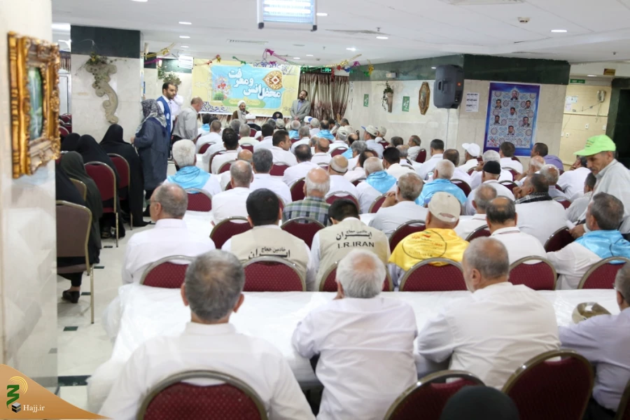 بیان نکات اخلاقی و تاریخ اسلام  در دو محفل انس و معرفت  در شهر پیامبر  7