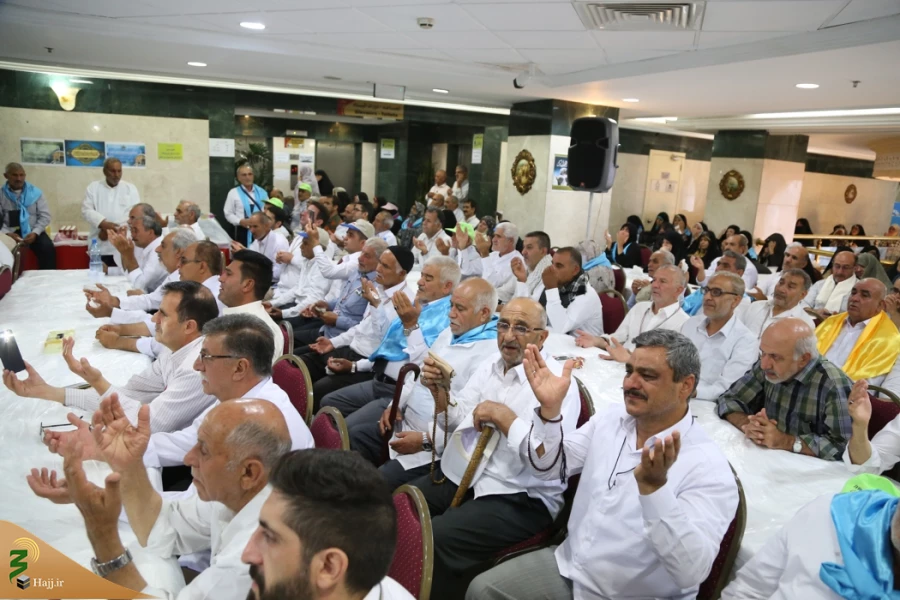 بیان نکات اخلاقی و تاریخ اسلام  در دو محفل انس و معرفت  در شهر پیامبر  12