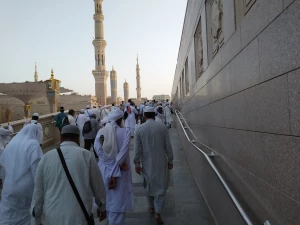 قبور ائمه بقیع در حلقه عاشقان