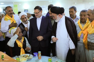 نماینده ولی فقیه و سرپرست حجاج ایرانی درجمع زائران اهل سنت:  

                                                             
خدمتگزاری برای حجاج افتخار ماست، دعا کنید سفرحج نصیب همه آرزومندان بشود 2