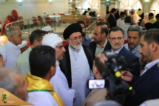 نماینده ولی فقیه و سرپرست حجاج ایرانی درجمع زائران اهل سنت:  

                                                             
خدمتگزاری برای حجاج افتخار ماست، دعا کنید سفرحج نصیب همه آرزومندان بشود 3