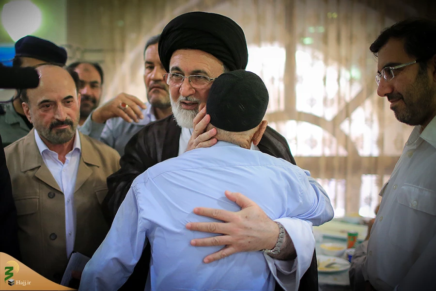 نماینده ولی فقیه و سرپرست حجاج ایرانی درجمع زائران اهل سنت:  

                                                             
خدمتگزاری برای حجاج افتخار ماست، دعا کنید سفرحج نصیب همه آرزومندان بشود 5