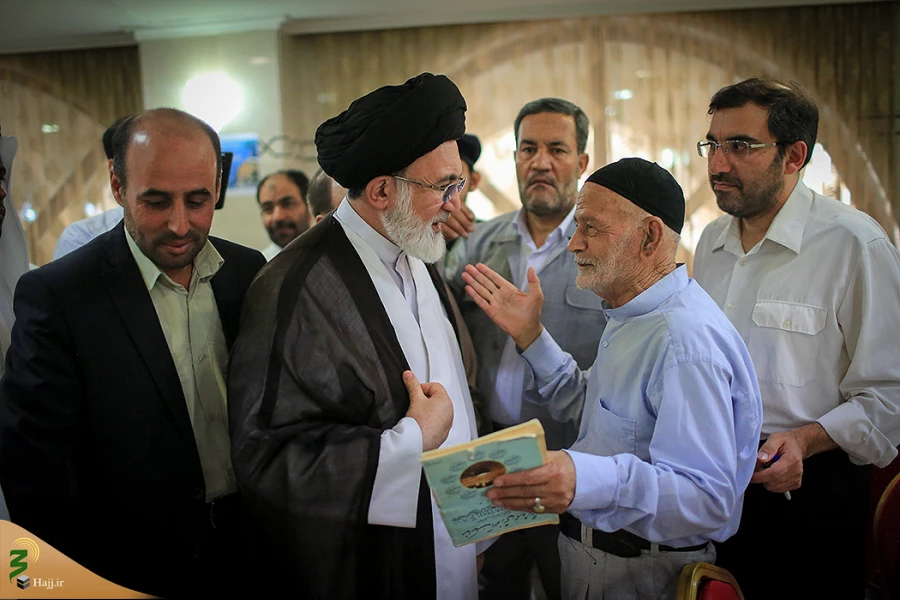 نماینده ولی فقیه و سرپرست حجاج ایرانی درجمع زائران اهل سنت:  

                                                             
خدمتگزاری برای حجاج افتخار ماست، دعا کنید سفرحج نصیب همه آرزومندان بشود 6
