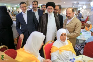 نماینده ولی فقیه و سرپرست حجاج ایرانی درجمع زائران اهل سنت:  

                                                             
خدمتگزاری برای حجاج افتخار ماست، دعا کنید سفرحج نصیب همه آرزومندان بشود 9