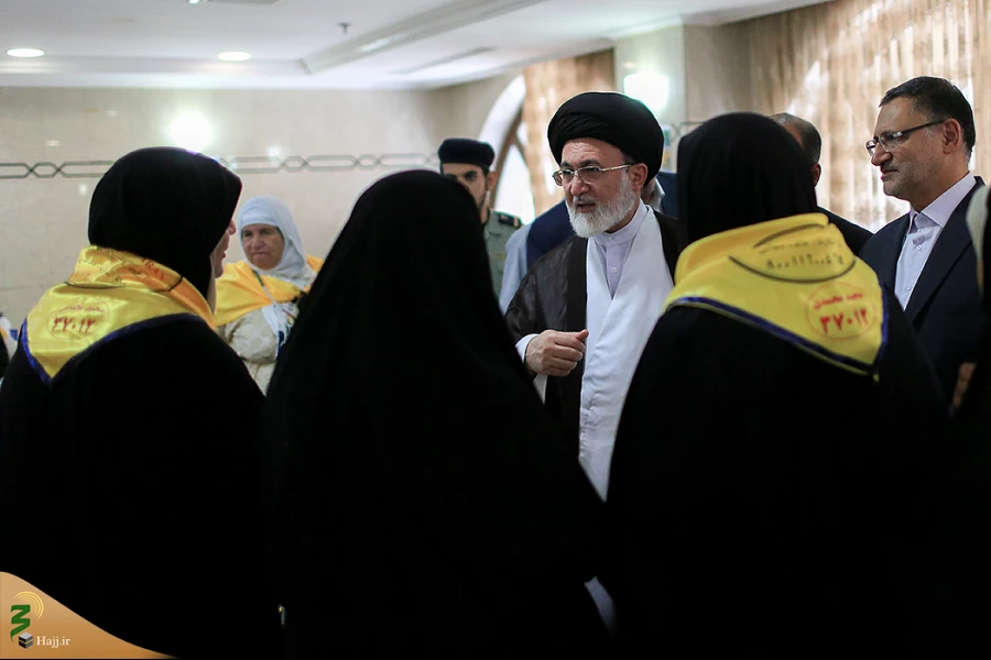 نماینده ولی فقیه و سرپرست حجاج ایرانی درجمع زائران اهل سنت:  

                                                             
خدمتگزاری برای حجاج افتخار ماست، دعا کنید سفرحج نصیب همه آرزومندان بشود 10