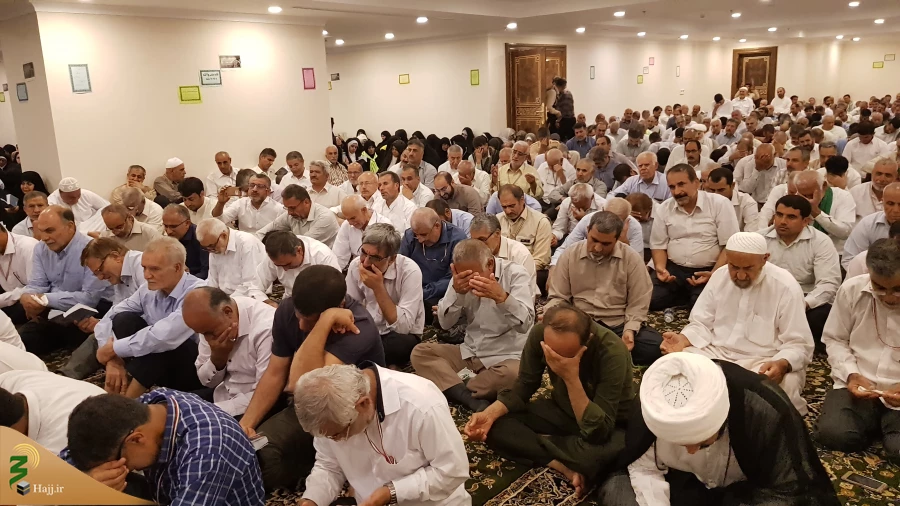 طنین دعای کمیل در مکه مکرمه 11