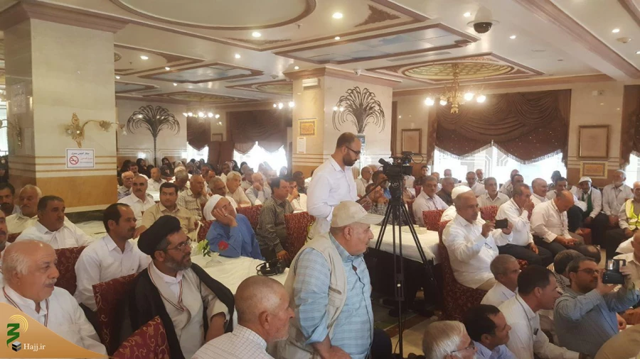 زائران ایرانی،

محافل انس و معرفت در مکه هم برگزار شود 3