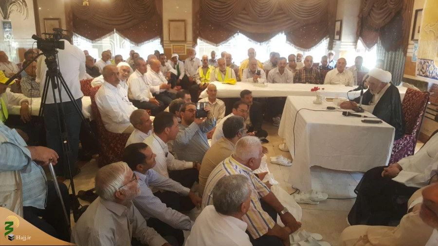 زائران ایرانی،

محافل انس و معرفت در مکه هم برگزار شود 4