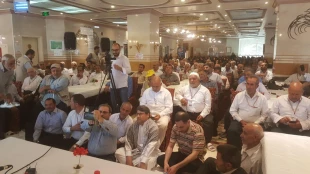 زائران ایرانی،

محافل انس و معرفت در مکه هم برگزار شود 5