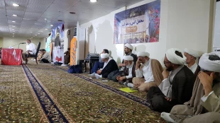 حجت‌الاسلام‌والمسلمین هاشمیان:

خداوند برای سعادت انسان هزینه زیادی کرده است
 12