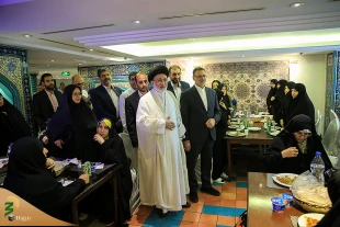 تذکر سرپرست حجاج ایرانی به مسئولان فرهنگی و اجرایی:  

مراسم وداع با شهر پیامبر برگزار شود 2