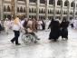 با راهنمایان زائران در مکه  6