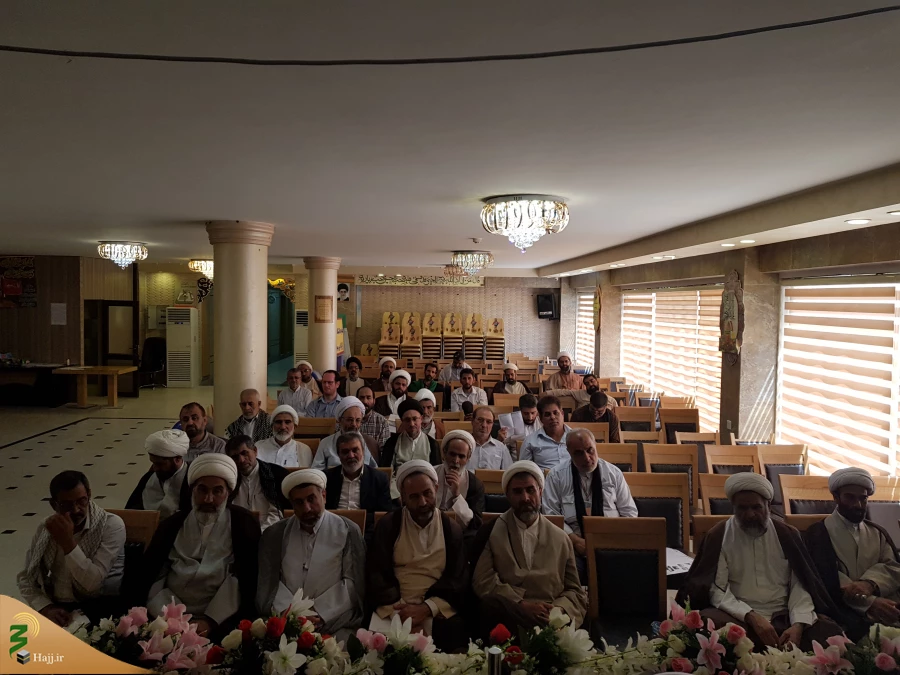 زیارت امام حسین درعرفه برابر یک میلیون حج وعمره مستحبی 

مسئول دفترنمایندگی بعثه مقام معظم رهبری درعراق گفت: زیارت امام حسین را درعرفه برابر یک میلیون حج وعمره با پبامبر وامام عصر عنوان نمود. 2