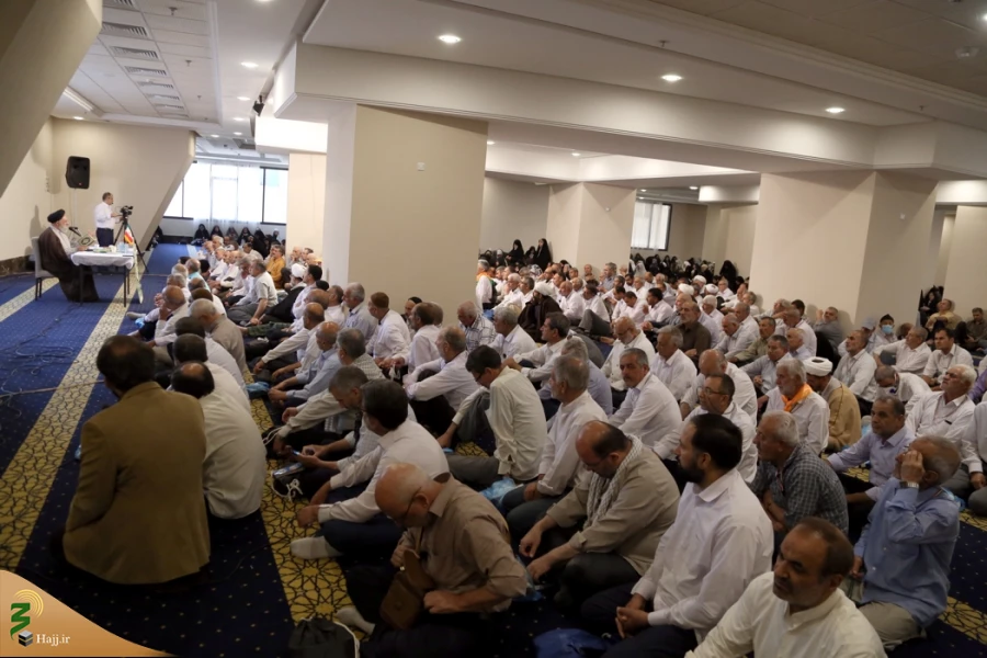 حجت الاسلام هاشمیان در محفل انس و معرفت:

تحقق وعده های الهی برای اهل تقوا حتمی است 5