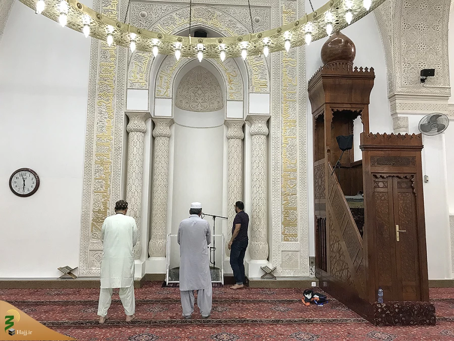 یک مسجد و دو قبله 7