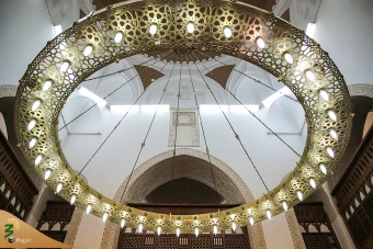 یک مسجد و دو قبله 9