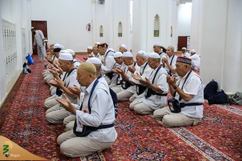 یک مسجد و دو قبله 10