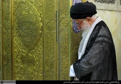 غبارروبی مضجع حرم رضوی با حضور رهبر انقلاب 4