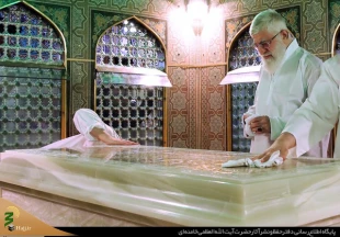 غبارروبی مضجع حرم رضوی با حضور رهبر انقلاب 7