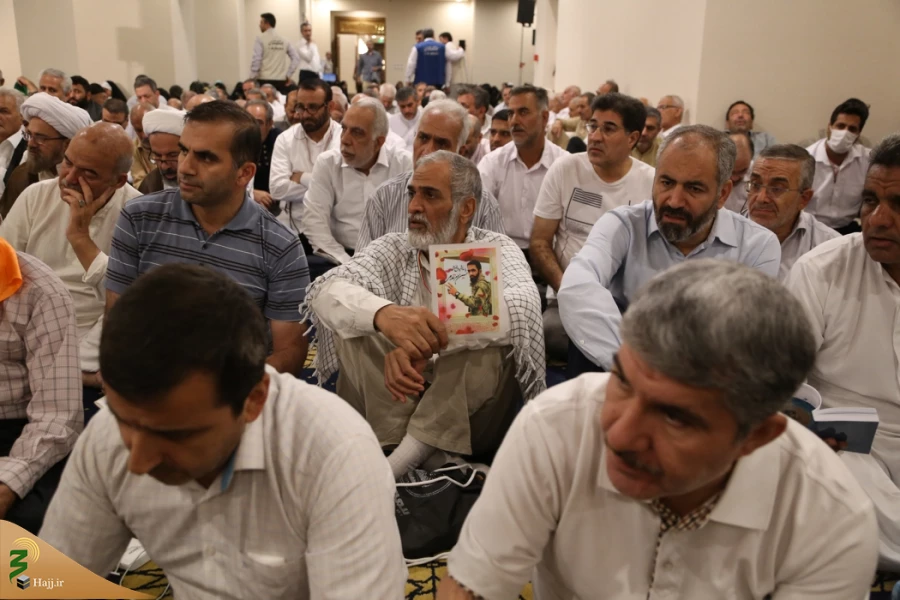 زمزمه دعای کمیل در جوار بیت الله الحرام  3