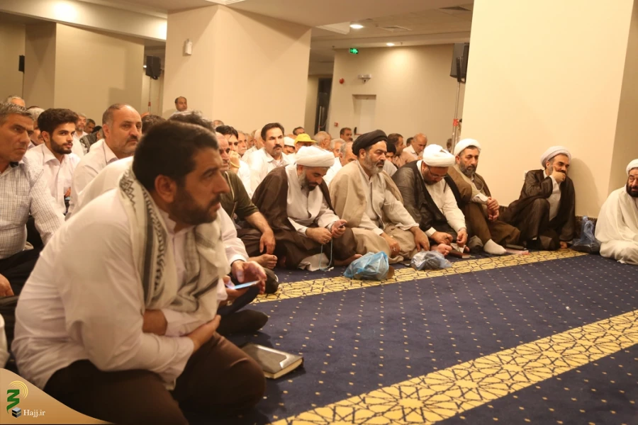 زمزمه دعای کمیل در جوار بیت الله الحرام  6