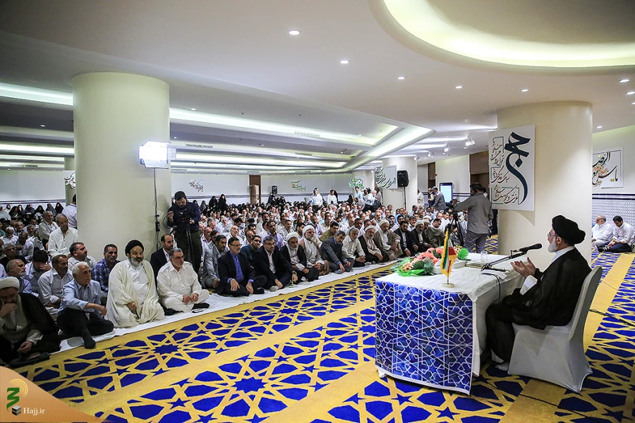 زائران ایرانی در جوار کعبه دعای کمیل را زمزمه کردند  3