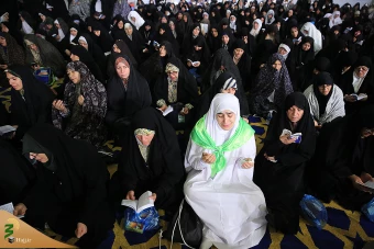 زائران ایرانی در جوار کعبه دعای کمیل را زمزمه کردند  14