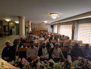 تربت امام حسین (ع )کیمیا بی نظیر وشفابخش بیماریهاست

مسئول دفترنمایندگی بعثه مقام معظم رهبری درعراق گفت: تربت امام حسین را داروی شفابخش بیماریها خواندوگفت سجده بر آن حجابها وموانع قبولی اعمال را برمی دارد. 2