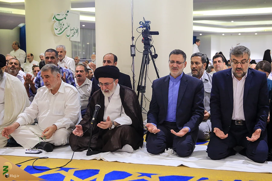 درمکه برگزار شد،

دعای پرفیض کمیل درهتل های محل اقامت زائران ایرانی   15