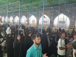 دعای کمیل زائران حسینی عارفانه و عاشقانه زمزمه شد + تصاویر

زائران ایرانی با حضور پرشور خود در خیمه گاه امام حسین(ع)، دعای پرفیض کمیل را عاشقانه و عارفانه زمزمه کردند. 2