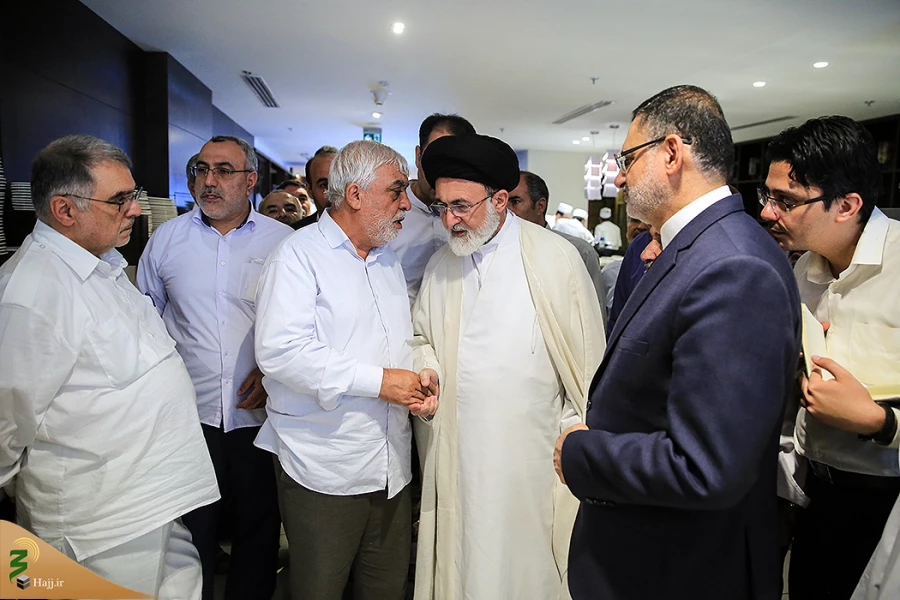 دیدار سرپرست حجاج ایرانی با زائران کشورمان در مکه 6