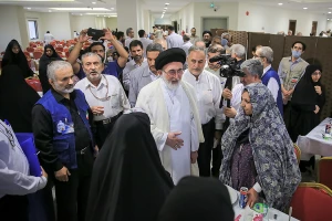 زائرانی یکرنگ با گویش های متفاوت، دیداری مزین به حضور پیرترین و جوان ترین زائر در هتل السابق 2
