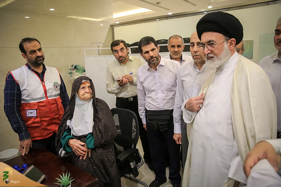 زائرانی یکرنگ با گویش های متفاوت، دیداری مزین به حضور پیرترین و جوان ترین زائر در هتل السابق 2 5