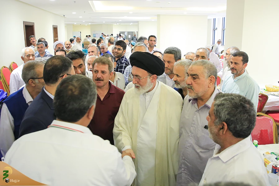زائرانی یکرنگ با گویش های متفاوت، دیداری مزین به حضور پیرترین و جوان ترین زائر در هتل السابق 2 9
