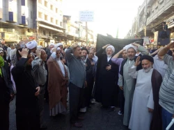برگزاری موکب امام رضا در شب شهادت امام جواد علیه السلام در کاظمین

به مناسبت شهادت حضرت امام جواد علیهماالسلام زائرین ایرانی امامین جوادین(ع) در قالب موکب امام رضا در کاظمین عزاداری کردند. 2