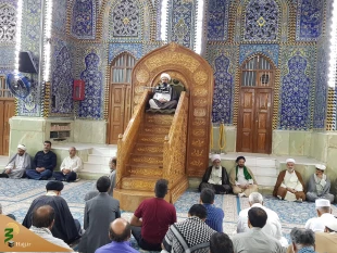 هرانسان چهارمحیط را باید سپری کند

خطیب بعثه مقام معظم رهبری در کربلا در جمع زائرین ایرانی در حرم امام حسین(ع)گفت:هر انسان از ابتدای آفرینش جسمانی خود چهار محیط را باید سپری کند و باید از همه اینجا بگذرد. 2