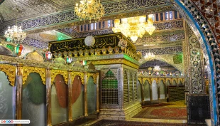 حرم مطهر حضرت خوله دختر امام حسین علیه السلام - شهر بعلبک لبنان

حرم مطهر حضرت خوله (س) در شهر بعلبک لبنان، میزبان عاشقان و ارادتمندان اهل بیت عصمت و طهارت علیهم السلام است و اکنون به یکی از مهمترین آثار گردشگری دینی در لبنان و منطقه تبدیل شده است.  7