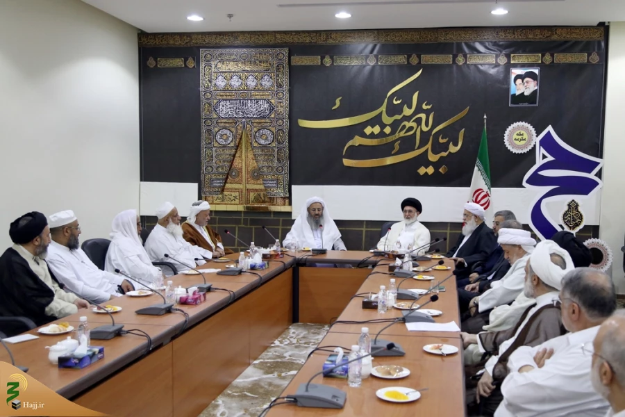 امام جمعه اهل سنت زاهدان:

حجاج ایرانی مورد احترام هستند  2