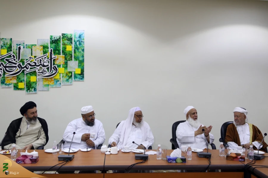 امام جمعه اهل سنت زاهدان:

حجاج ایرانی مورد احترام هستند  4