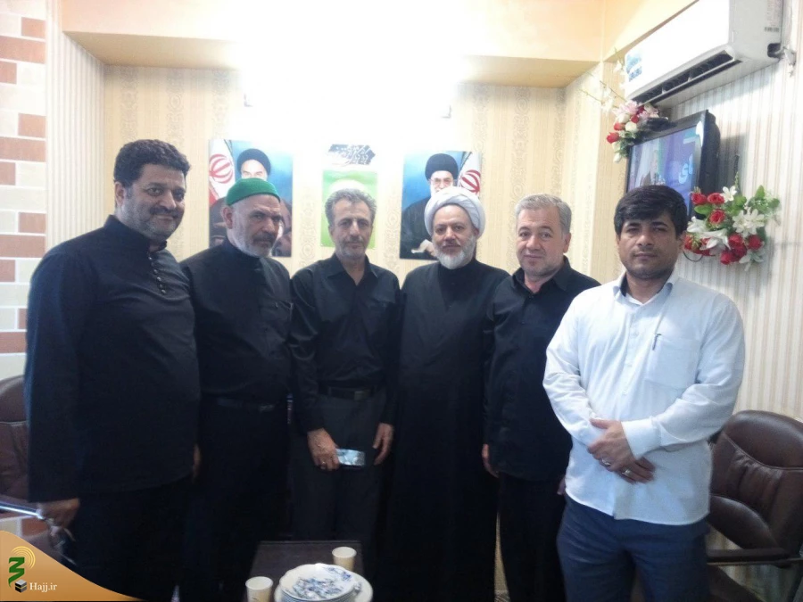 دیدار خادمان حرم امام علی بن موسی الرضا علیه السلام با مسئول بعثه شهر کاظمین

در این دیدار حجه الاسلام والمسلمین کاردان مسئول بعثه مقام معظم رهبری ضمن خوشامدگویی، به بیان برخی فضایل و مناقب امام رضا علیه السلام پرداخت و در ادامه آقایان جعفری و سلطانی از