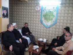 دیدار خادمان حرم امام علی بن موسی الرضا علیه السلام با مسئول بعثه شهر کاظمین

در این دیدار حجه الاسلام والمسلمین کاردان مسئول بعثه مقام معظم رهبری ضمن خوشامدگویی، به بیان برخی فضایل و مناقب امام رضا علیه السلام پرداخت و در ادامه آقایان جعفری و سلطانی از