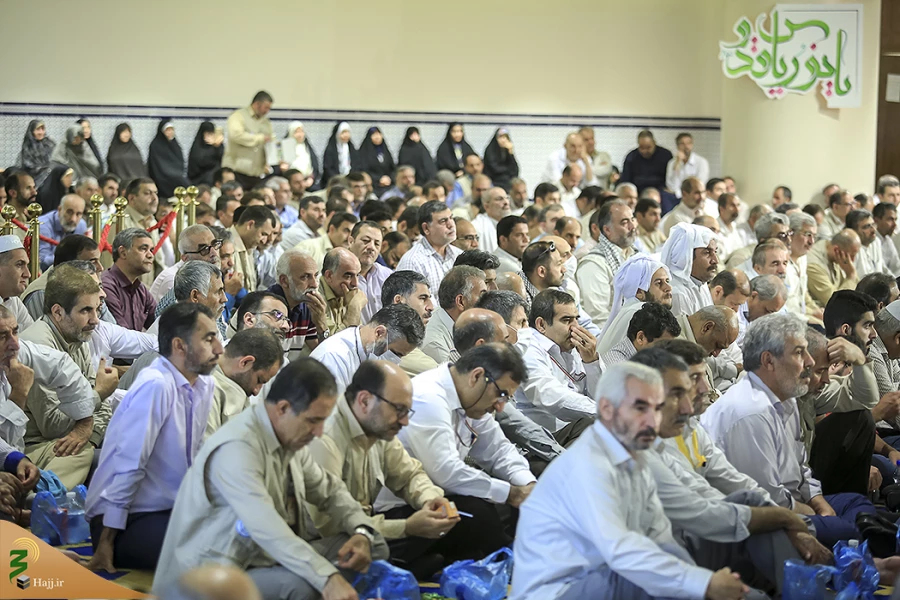نماینده ولی فقیه در امور حج و زیارت:

یاوران حجاج بازوان عملیاتی شورای فرهنگی هستند  10