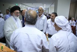 شور و شعف زائران از دیدارو گفتگو با سرپرست حجاج ایرانی 3